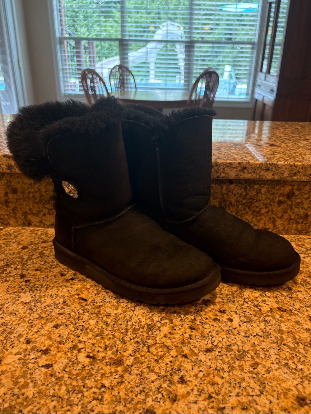 UGG~Bailey Button Bling Boot~BLACK SUEDE & SHEARLING SWAROVSKI CRYSTAL Size 9
8